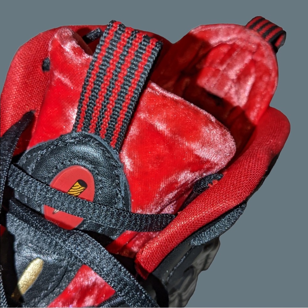 Nike Dracula Foamposites - Picture 4 of 9